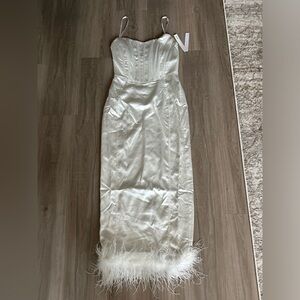Aqua x Maeve Reilly Bustier Feather Trim Dress White Gown Prom Wedding Size S